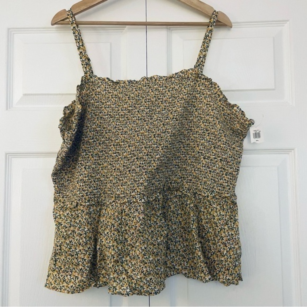 Old Navy stretch peplum floral top